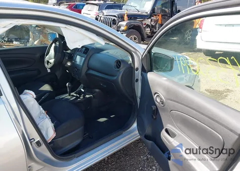 2019 Nissan Versa 1.6 S+ z USA, uszkodzony, nr VIN 3N1CN7AP5KL830016